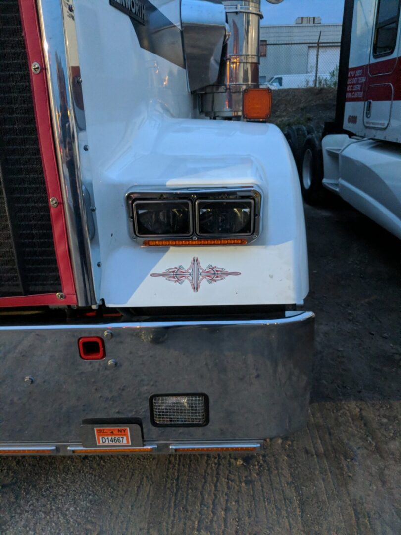 A close up of the front end of a truck.