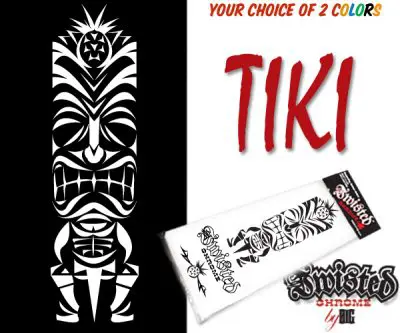 A black and white picture of a tiki mask.